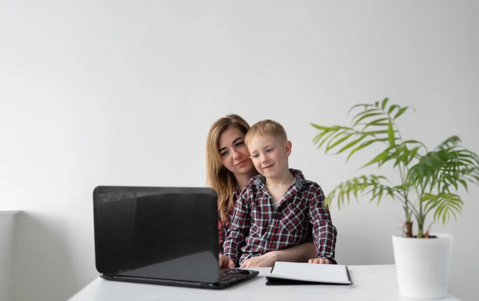 Zvládnuť deti na homeoffice ti poradia naše kolegyne Zvládnuť deti na homeoffice ti poradia naše kolegyne