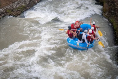 Kolegovia msg life na raftingu